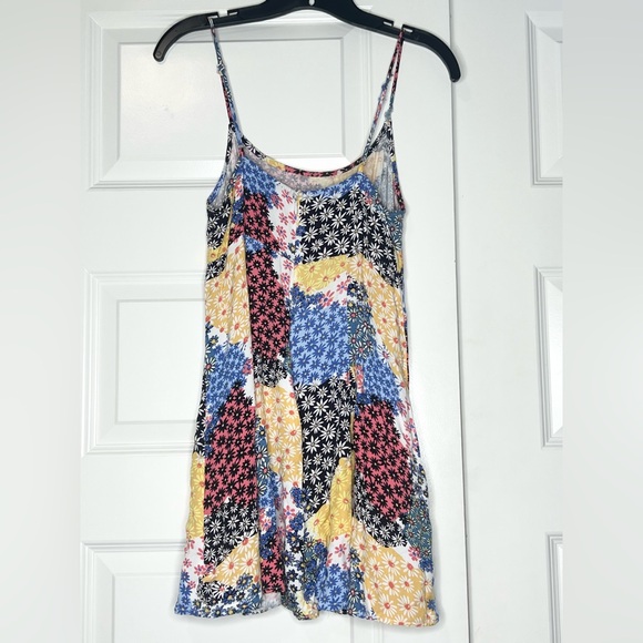 Forever 21 Floral Patchwork Mini Dress Size Medium - Picture 3 of 7